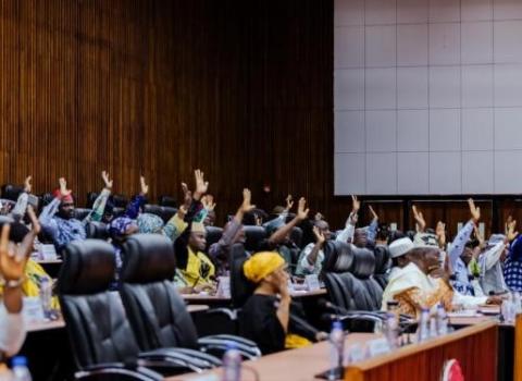 المجلس الوطني الانتقالي يعتمد قانون توجيه البحث العلمي والابتكار في غينيا