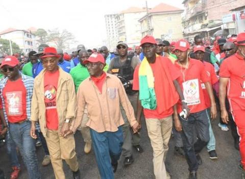 القوى الحيّة في غينيا ترفض ترشّح الجنرال دومبويا وتصفه بـ«الخيانة» للمرحلة الانتقالية