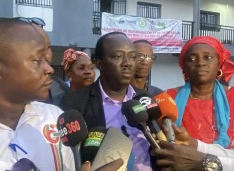 **كوناكري: انطلاق مفاوضات حاسمة بين الحكومة ونقابات التعليم لتفادي إضراب وشيك**