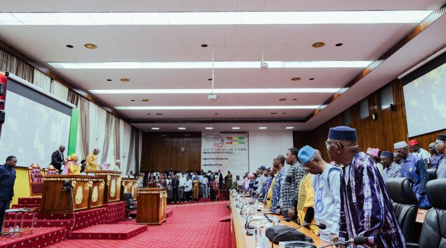 المجلس الوطني الانتقالي يعتمد ثلاثة اتفاقيات تمويل في مجالات الطاقة والصيد والتنمية