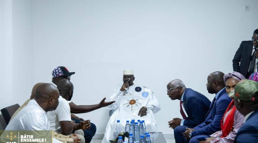 الانتخابات الرئاسية في غينيا: مامادي دومبويا يطلق حملته الانتخابية بلقاء مع قيادته السياسية