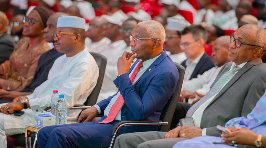 غينيا تطلق مشروع ربط 2,200 مدرسة بالإنترنت… خطوة كبرى نحو مدرسة حديثة واقتصاد معرفي