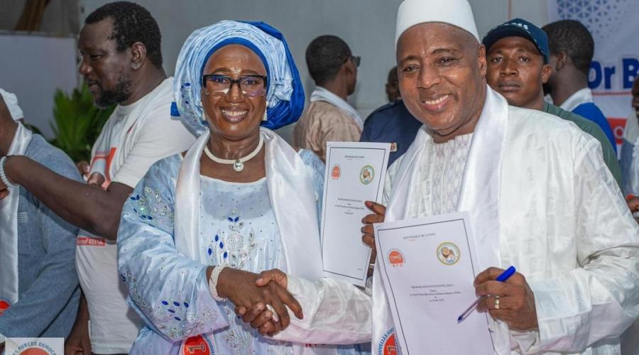 الانتخابات الرئاسية 2025 في غينيا: انسحابات متتالية تعمّق الجدل حول شفافية العملية الانتخابية