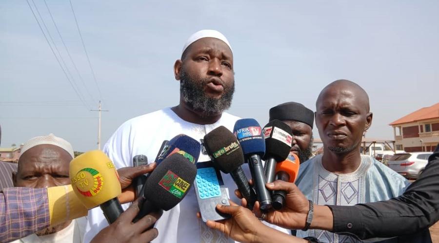 كانكان: جدل واسع بعد تصريحات «تاتو دي بورتو»… الجمعيات الإسلامية ومدارس الفرنكوعربية ترد بقوة